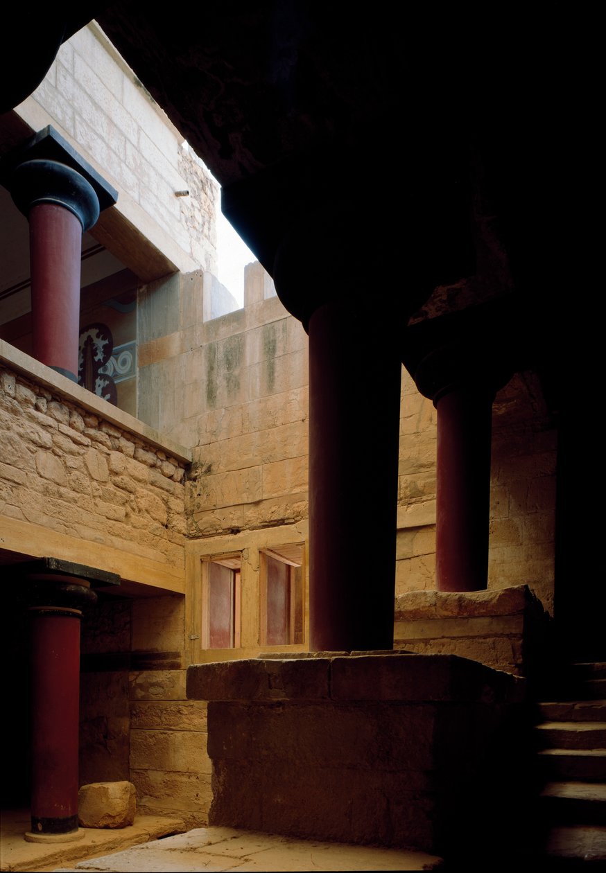 Minoisk konst: utsikt över det inre av kung Minos palats i Cnossos (Knossos), orientalisk trappa och takfönster. 1600-1400 f.Kr. Kreta av Minoan