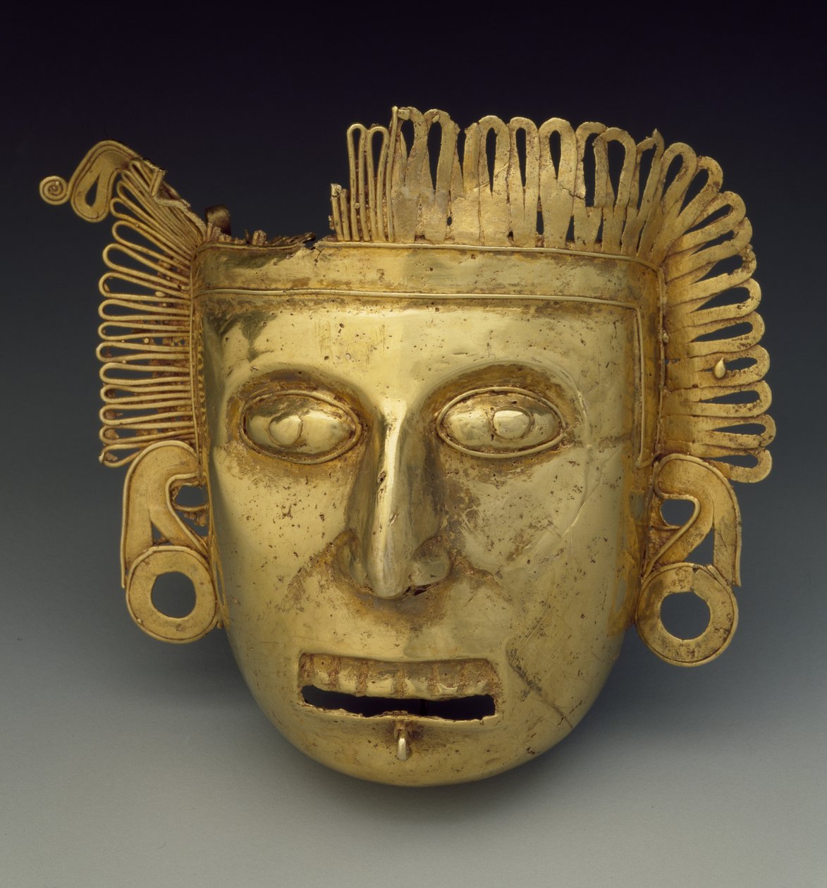 Pectoral maskett, sen postklassisk period, ca 1350-1521 (guld) av Mixtec Mixtec
