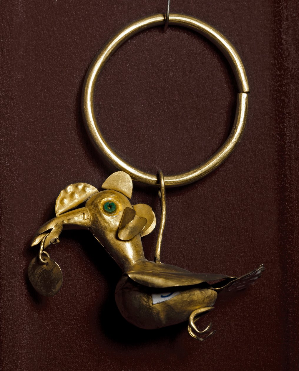 Pre-colombiansk konst, Mochica-kultur (Ugly, monchique): örhänge med fågel i guld. 200-500 apres JC Private Collection av Moche Moche