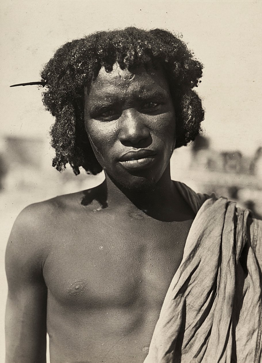 Bygga ett imperium i den fascistiska tidsåldern: Cunama ungdom, 1936-05-09 (s/v foto) av Modestino Baldinetti