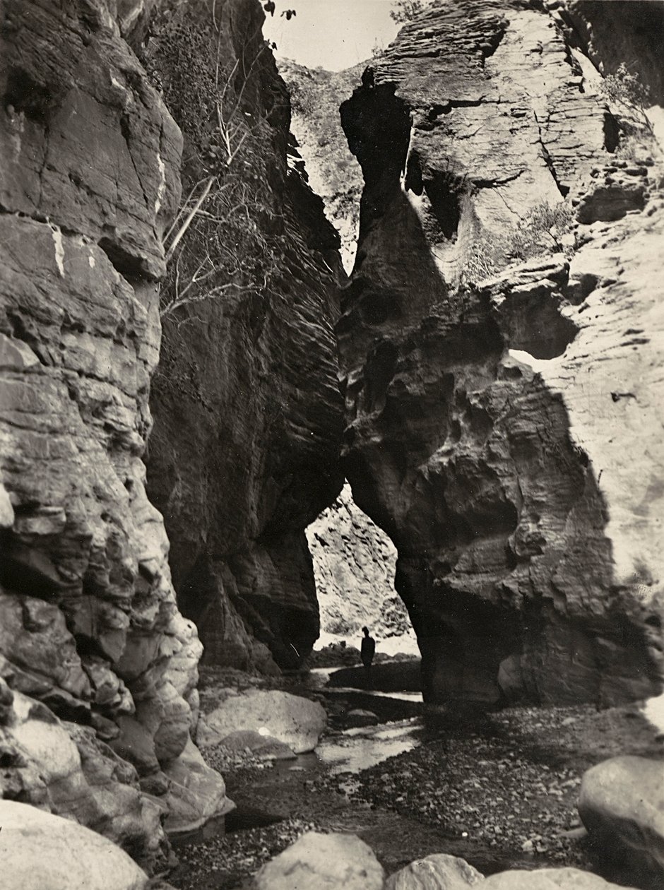 Att bygga ett imperium i den fascistiska tidsåldern: en grotta i Endeli, 1936-05-09 (s/v foto) av Modestino Baldinetti