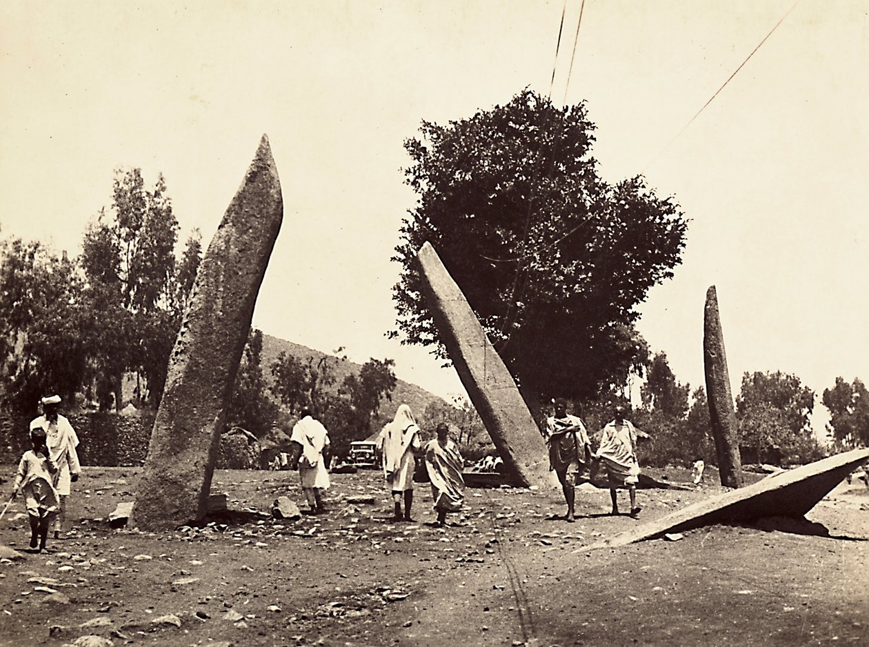 Att bygga ett imperium i den fascistiska tidsåldern: plats där Obelisken i Axum en gång stod, nu överförd till Rom, 1936-05-09 (s/v foto) av Modestino Baldinetti