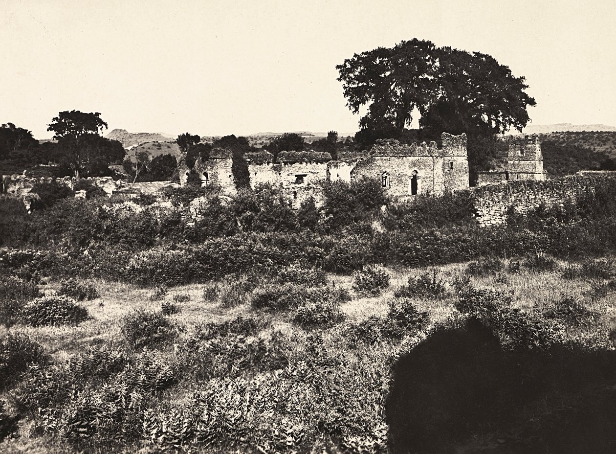 Att bygga ett imperium i den fascistiska tidsåldern: kung Fasiladas slott i Gondar, Etiopien, 1936-05-09 (s/v foto) av Modestino Baldinetti
