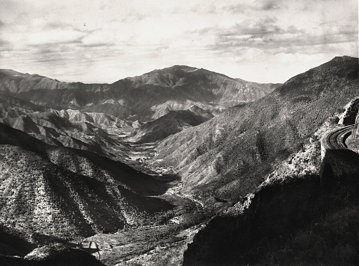 Att bygga ett imperium i den fascistiska tidsåldern: Dorfudalen, 1936-05-09 (s/v foto) av Modestino Baldinetti