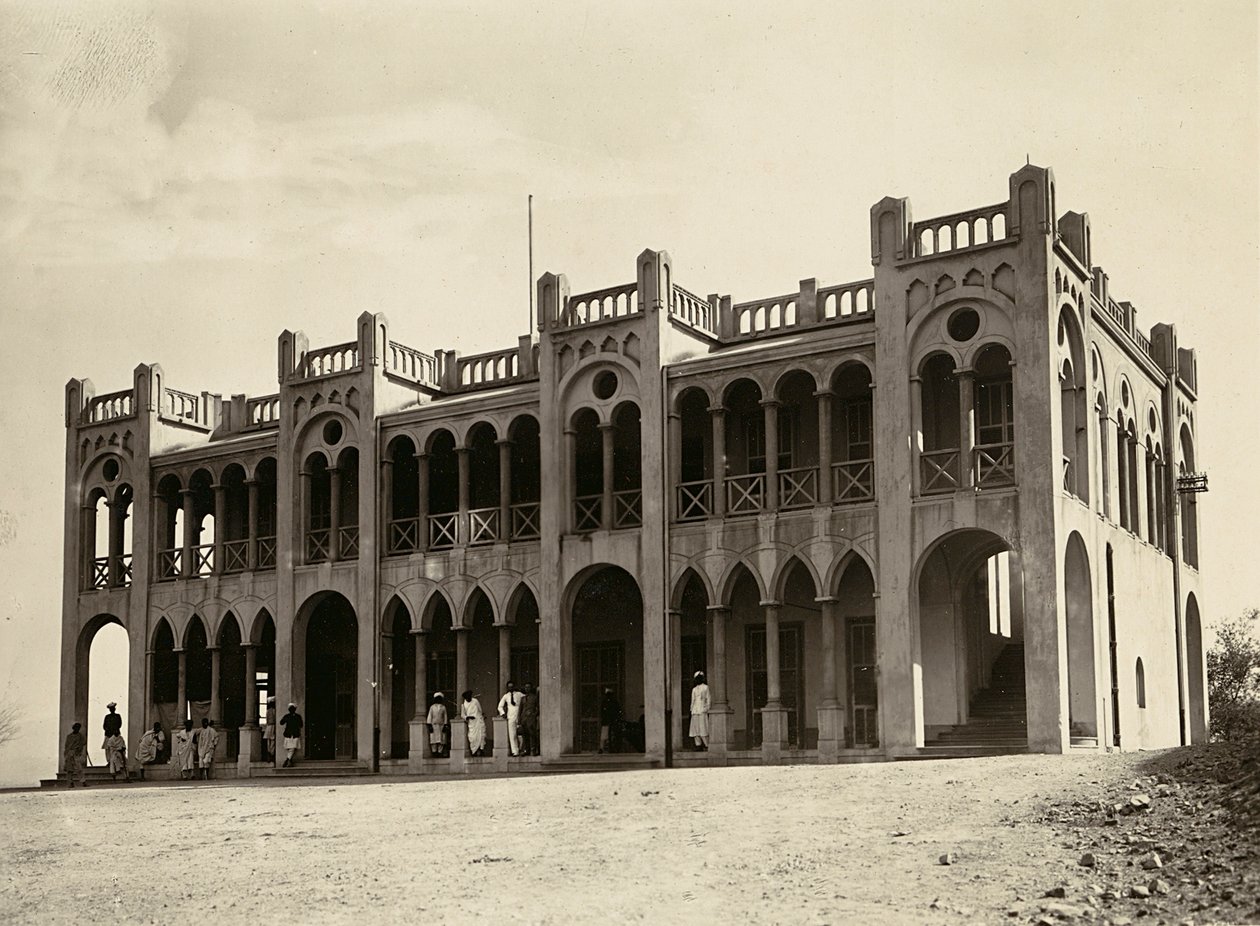 Att bygga ett imperium i den fascistiska tidsåldern: polisstationen i Agordat, 1936-05-09 (s/v foto) av Modestino Baldinetti
