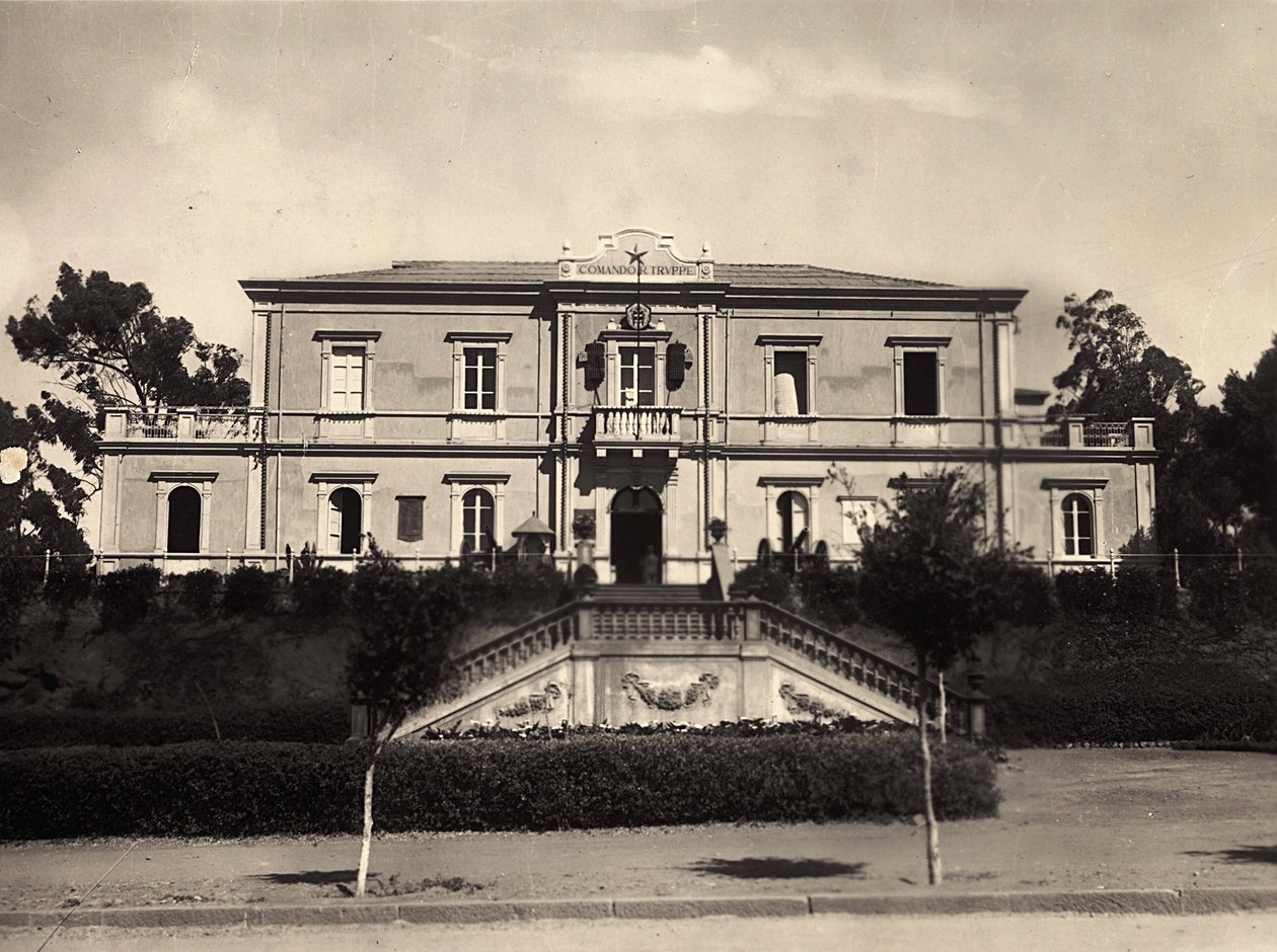 Bygg ett imperium i den fascistiska tidsåldern: kommandocentralen i Asmara, 1936-05-09 (s/v foto) av Modestino Baldinetti