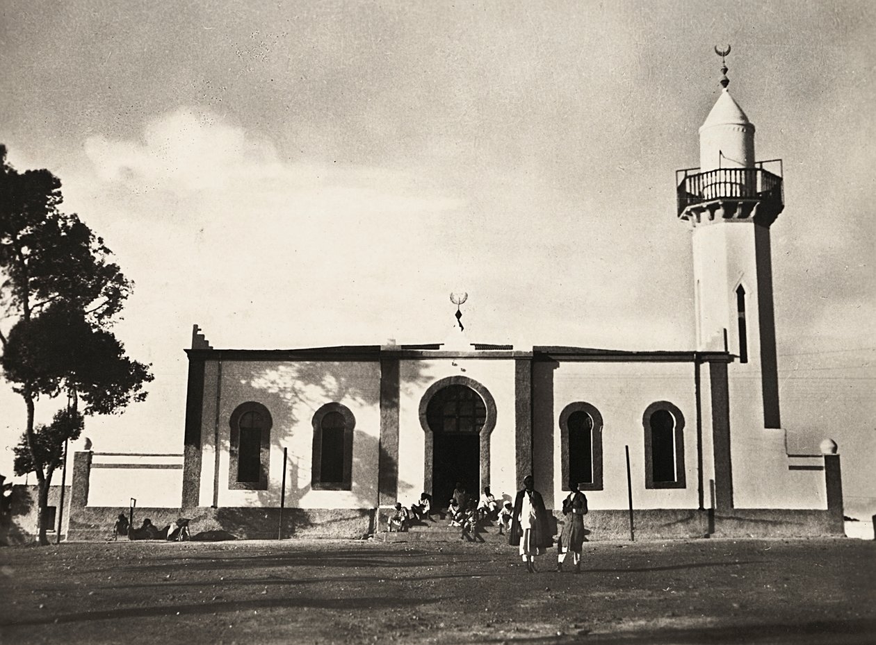 Att bygga ett imperium i den fascistiska tidsåldern: moskén i Asmara, 1936-05-09 (s/v foto) av Modestino Baldinetti