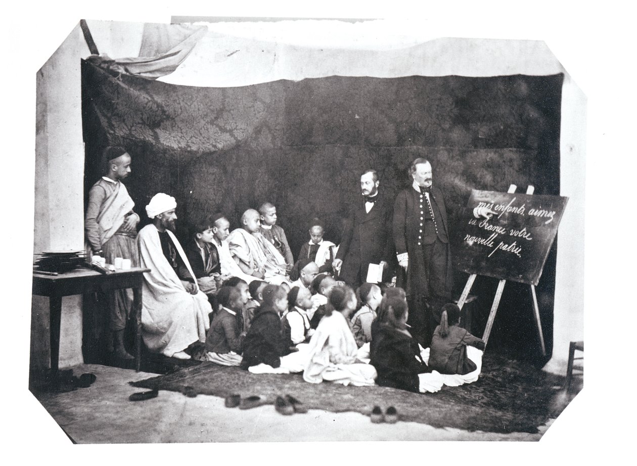 Fransk skola i Algeriet, ca 1860 svart fotografi se även 438857 av Moulins