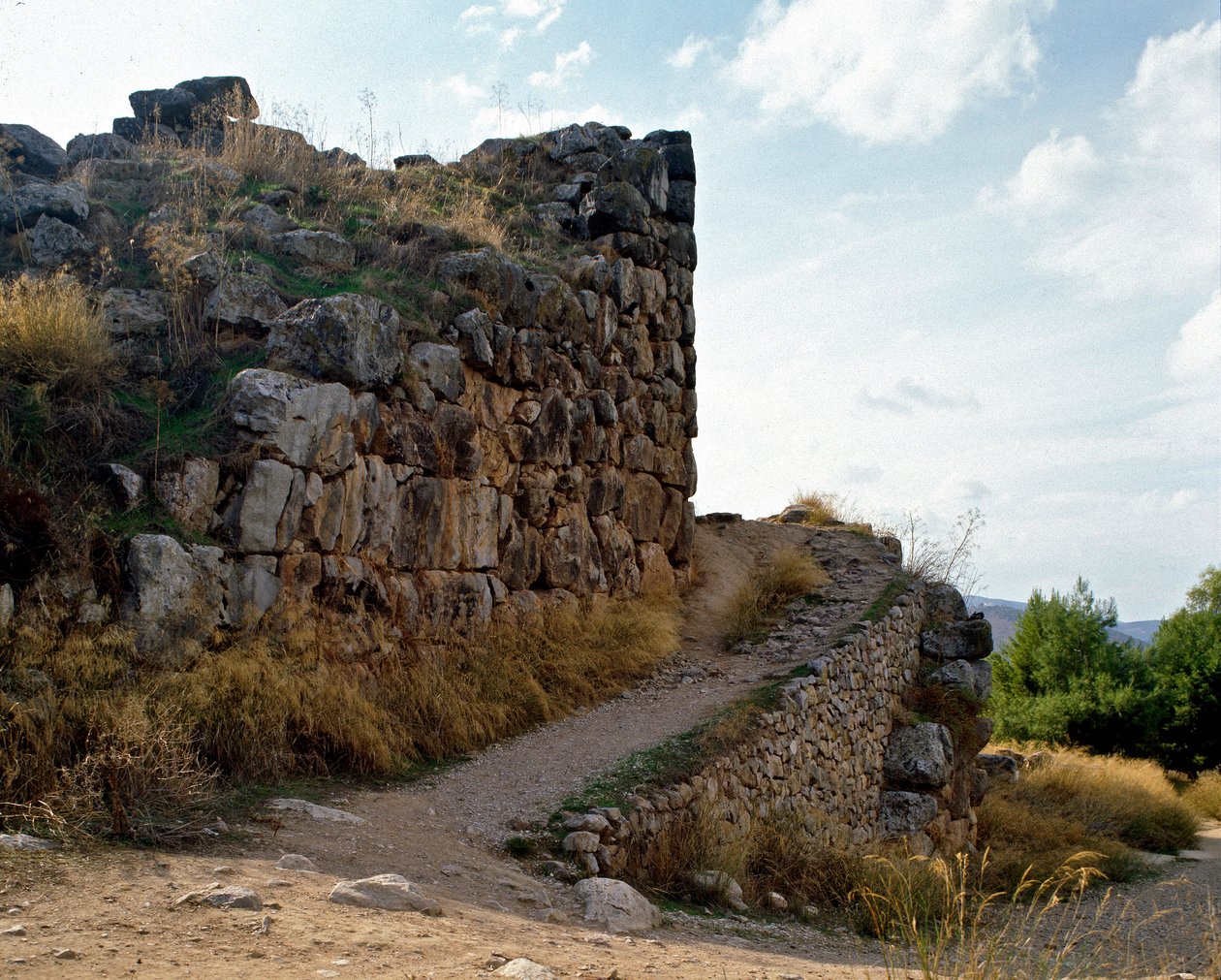 Mykensk konst: tillgång till det mykenska citadellet, staden Tiryns, omkring 1200 f.Kr. Grekland av Mycenaean