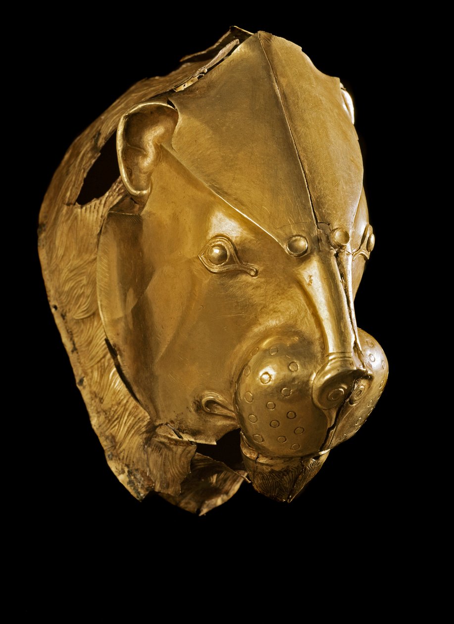 Mycensk konst: rhython eller rhyton eller gyllene rython (apparatglas) i form av ett lejonhuvud från grav IV, Mykenes. 1500-talet f.Kr. Dämpa. 14 cm Aten, National Archaeological Museum - Mykensk konst: guld lejonhuvud rhyton (ceremoniglas) från Gr. av Mycenaean