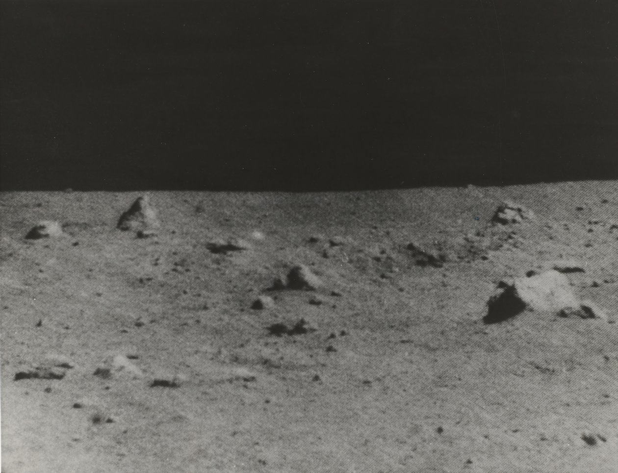 [Lunar Surface fotograferad av Surveyor V], 1967. av NASA Images