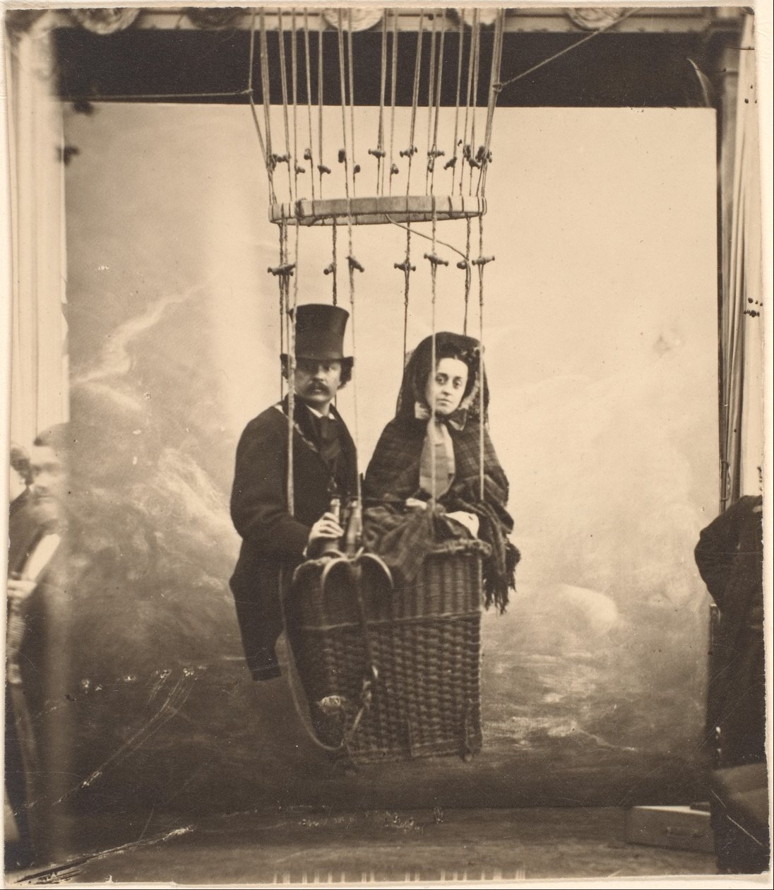 [Nadar med sin hustru Ernestine i en luftballong] av Nadar