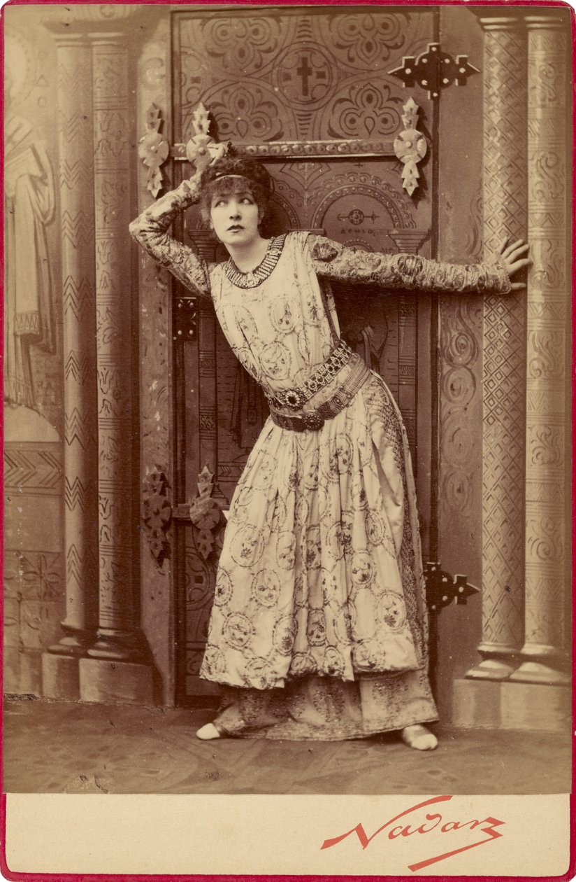 [Sarah Bernhardt som kejsarinnan Theodora i Sardous "Theodora"] av Nadar [Gaspard Félix Tournachon]