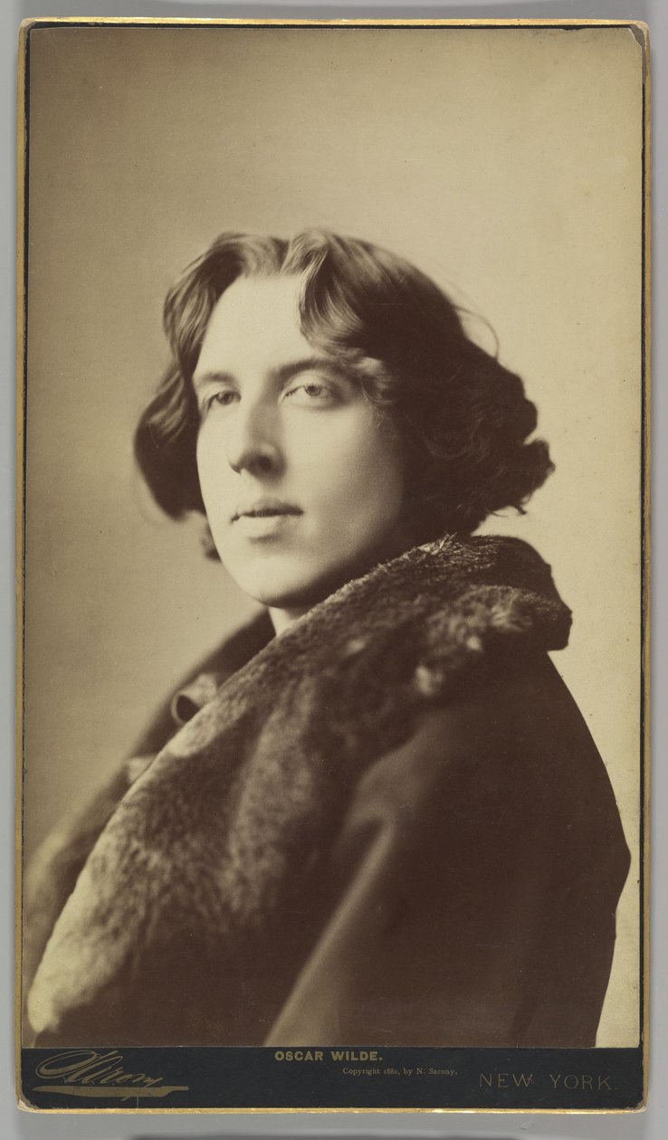 Oscar Wilde, ca 1822 (sepiafoto) av Napoleon Sarony