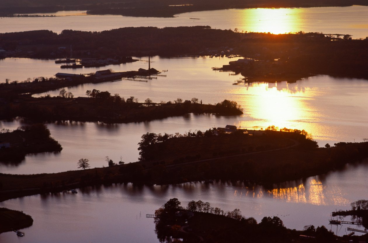 Flygbild från den västra stranden av Chesapeake Bay i Virginia runt Mathews County och... av Nathan Benn