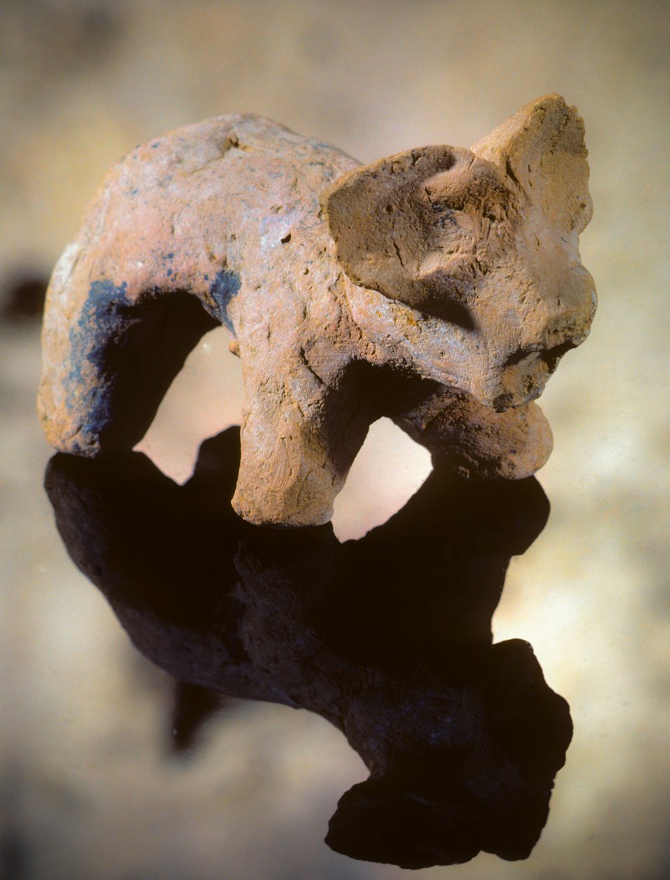 Neolitisk lerskulptur av ett elefantliknande däggdjur från Catal Huyuk av Nathan Benn