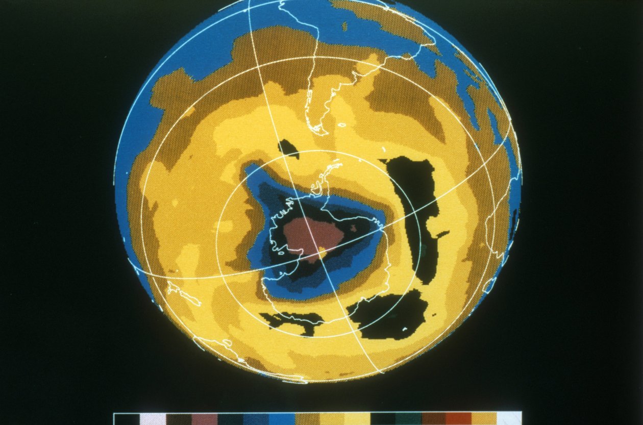 Falsk färgbild av det antarktiska ozonhålet, 30 november 1992. NASA-fotografi. av National Aeronautics and Space Administration National Aeronautics and Space Administration