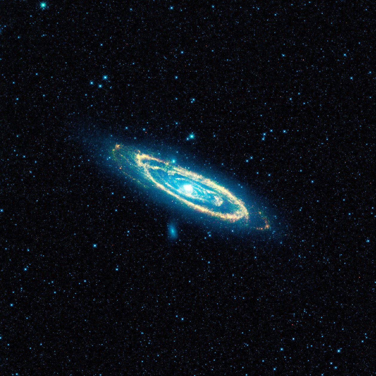 Bild av Andromeda galaxen, M31, fångad av NASAs Wide-field Infrared Survey Explorer (WISE). Mosaiken täcker ett område som motsvarar mer än 100 fullmånar. Kredit NASA. Vetenskap Astronomi av National Aeronautics and Space Administration National Aeronautics and Space Administration