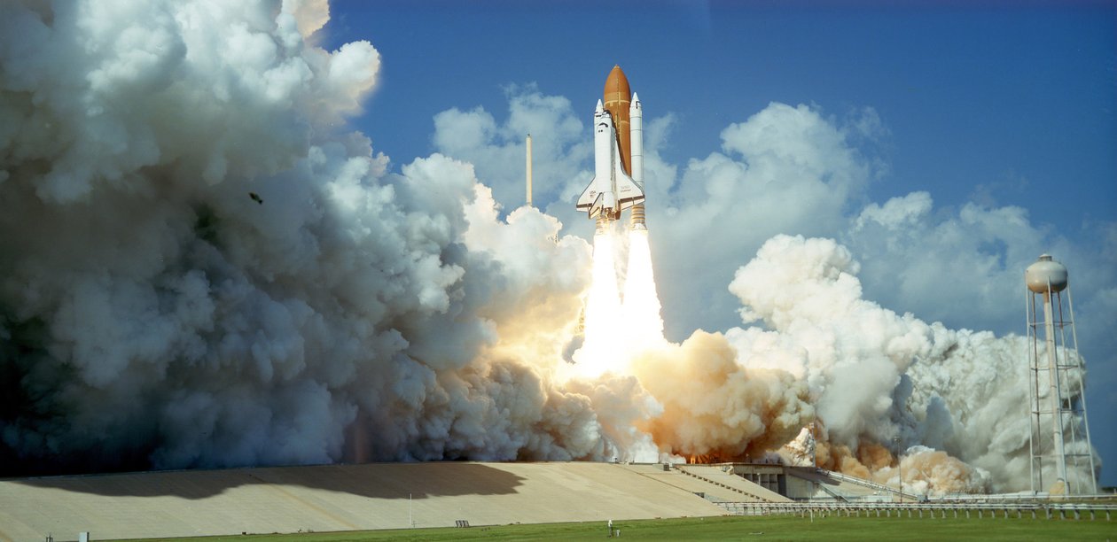 Lansering av rymdfärjan Challenger, 1985. NASA-foto. av National Aeronautics and Space Administration National Aeronautics and Space Administration