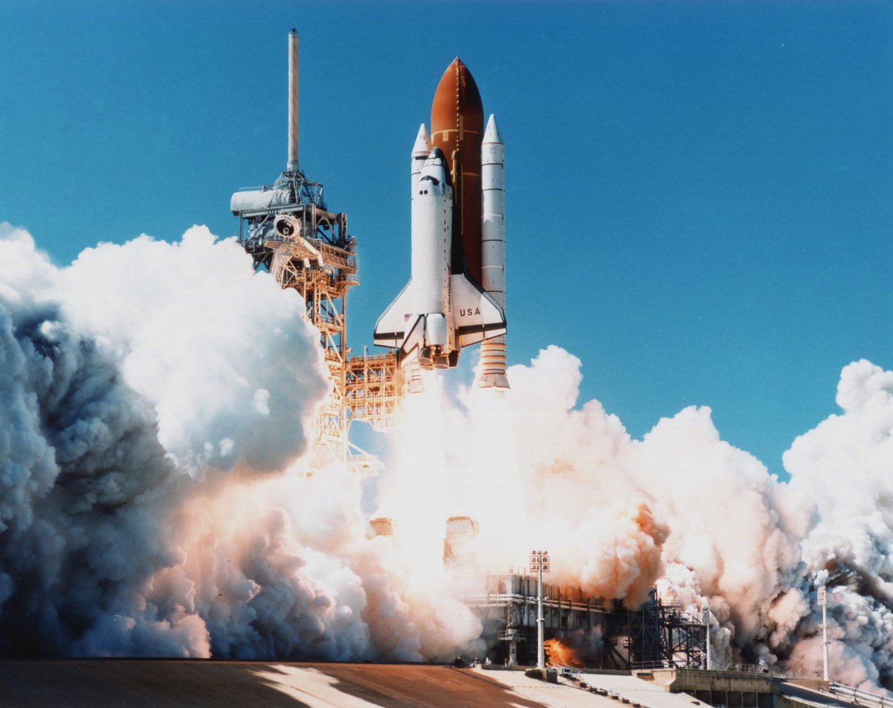 Lansering av rymdfärjan Columbia från Kennedy Space Center, Florida, 4 april 1997. NASA-fotografi. av National Aeronautics and Space Administration National Aeronautics and Space Administration