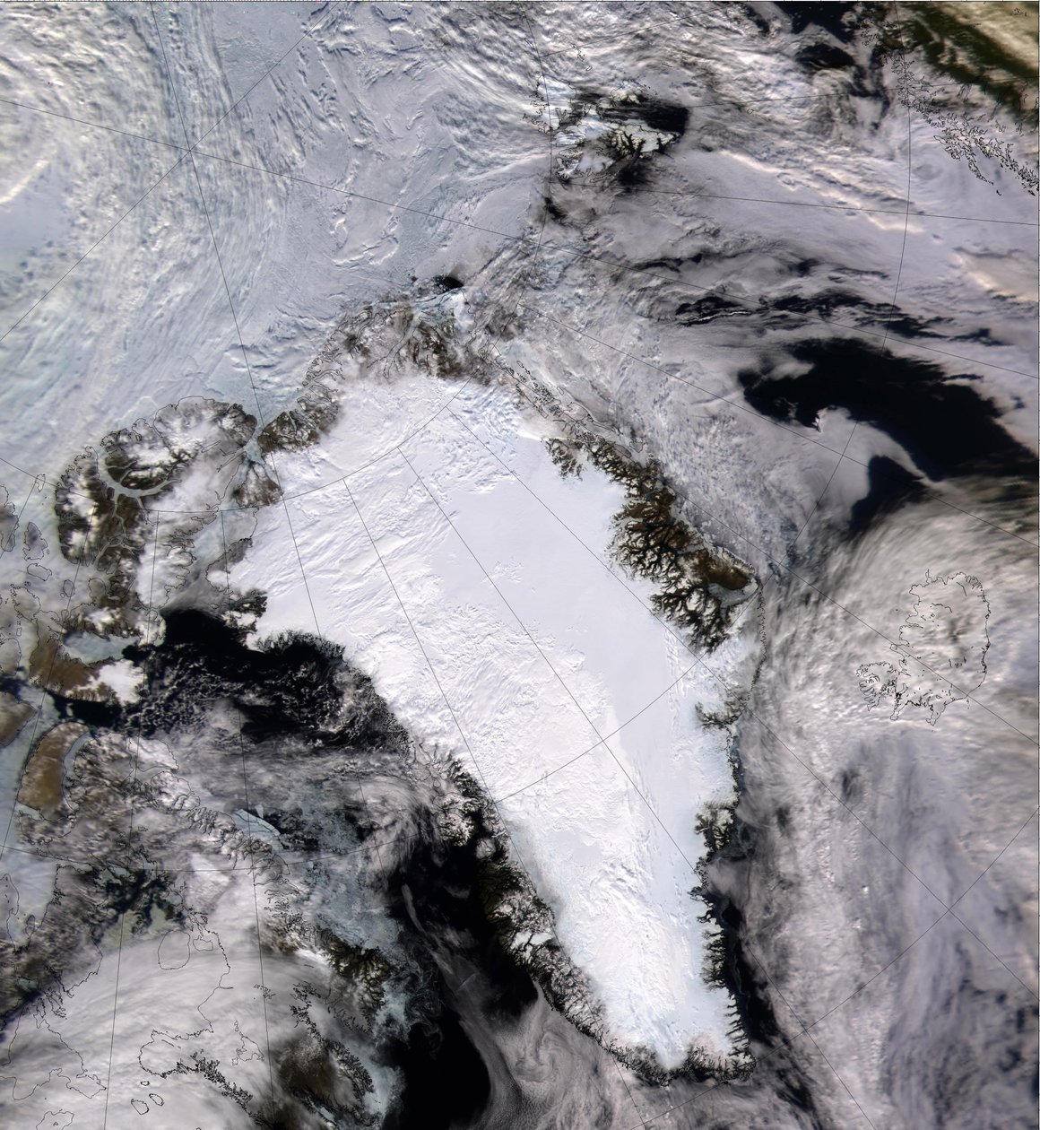 Satellitbild av ett snö- och istäckt Grönland år 2000. Credit NASA. av National Aeronautics and Space Administration National Aeronautics and Space Administration