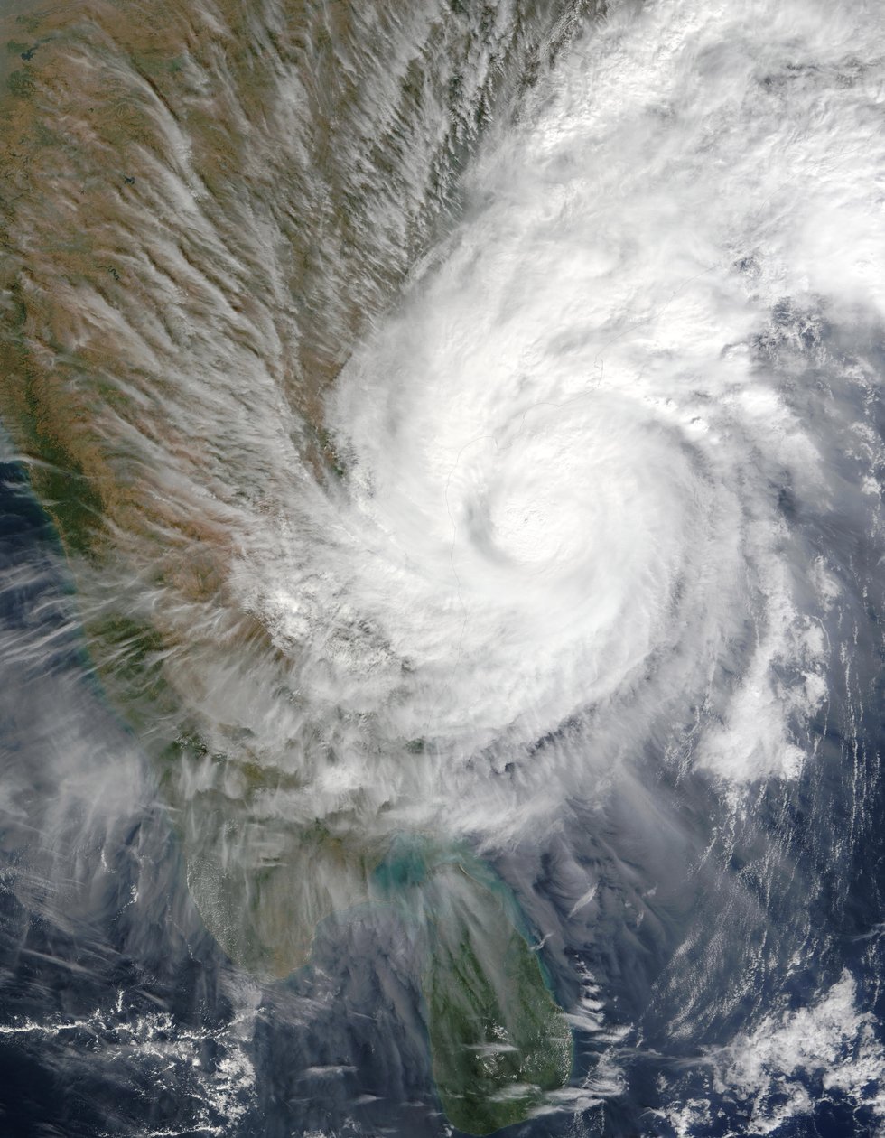 Delstaten Andhra Pradesh i sydöstra Indien drabbades av den tropiska cyklonen 03B i början av den 16 december 2003. Stormarna vindar, kraftiga regn och kyliga temperaturer tvingade nästan 20 000 människor att fly från sina hem. av National Aeronautics and Space Administration National Aeronautics and Space Administration