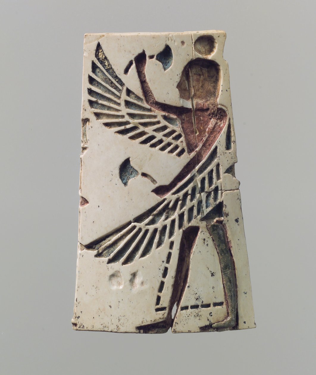 Champlevé möbler eller kosmetisk kartong med en bevingad ungdom, ca. 700 f.Kr av Neo Assyrian