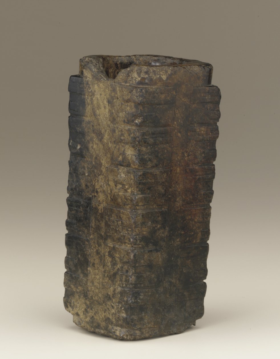 Tall tube (cong) Lake Tai region, Liangzhu culture, 3300-2250 BC (jade) av Neolithic Period Chinese School