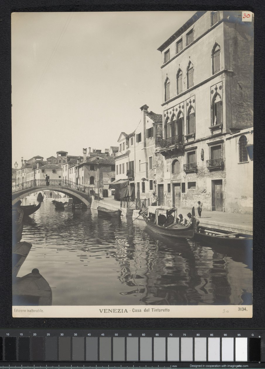 Exteriör av Tintorettos hus i Venedig Venedig - Casa del Tintoretto (titel på objekt) av Neue Photographische Gesellschaft