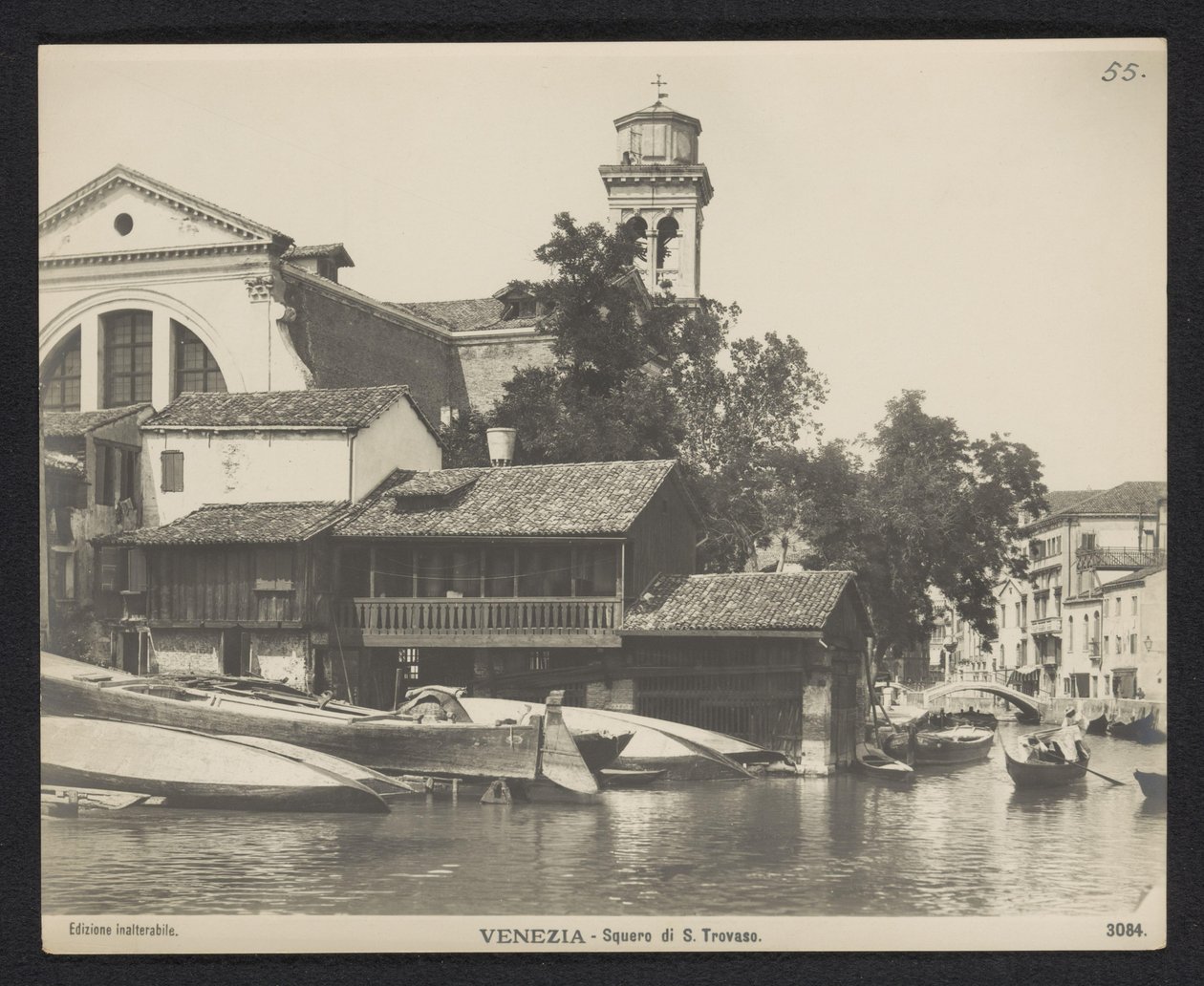 Utsikt över gondolverkstaden på Squero di San Trovaso i Venedig Venezia - Squero di S. Trovaso (titel på objekt) av Neue Photographische Gesellschaft