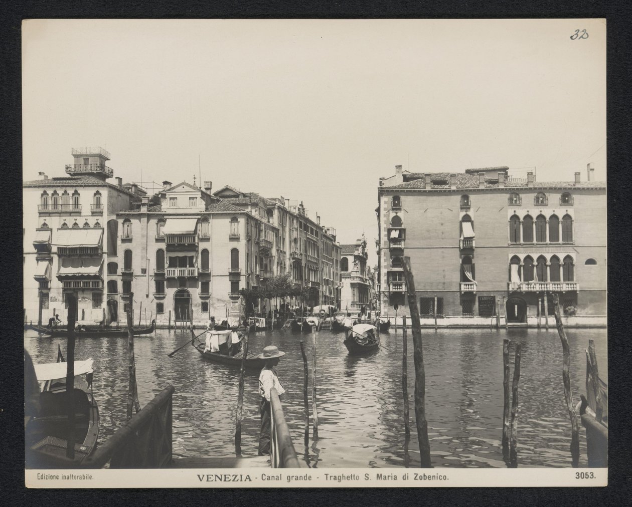 Gå till kyrkan Santa Maria del Giglio i Venedig Venedig - Canal Grande - S. Maria di Zobenico färja (titel på objektet) av Neue Photographische Gesellschaft
