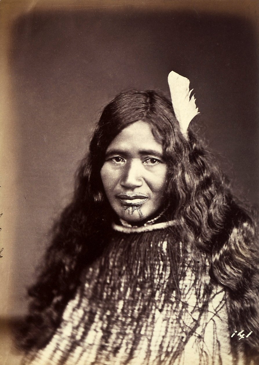 Porträtt av en maori med ett tatuerat ansikte, ca 1886-88 av New Zealand Photographer