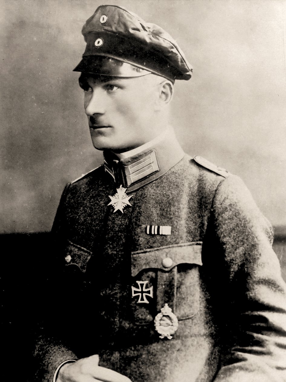Porträtt av Manfred von Richthofen, ca 1915 (foto) av Nicola Perscheid