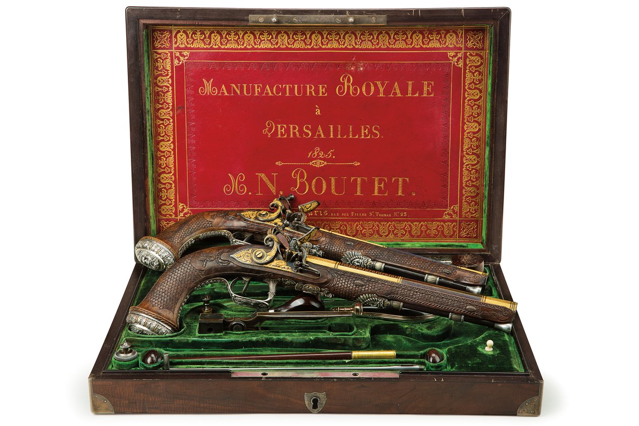 Ett par silvermonterade riflade flintlåspistoler, Versailles av Nicolas Noel Boutet