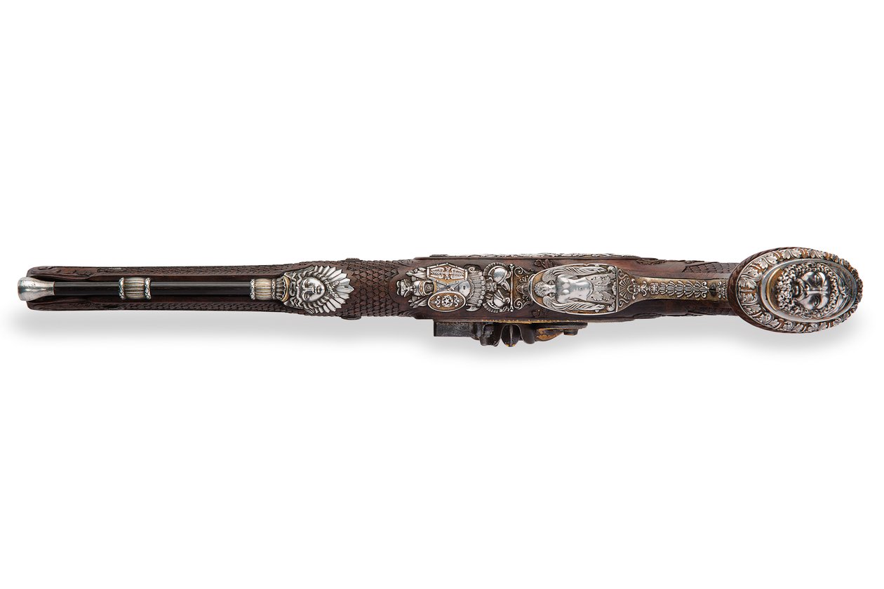 En av ett par silvermonterade riflade flintlåspistoler, Versailles, 1825 av Nicolas Noel Boutet