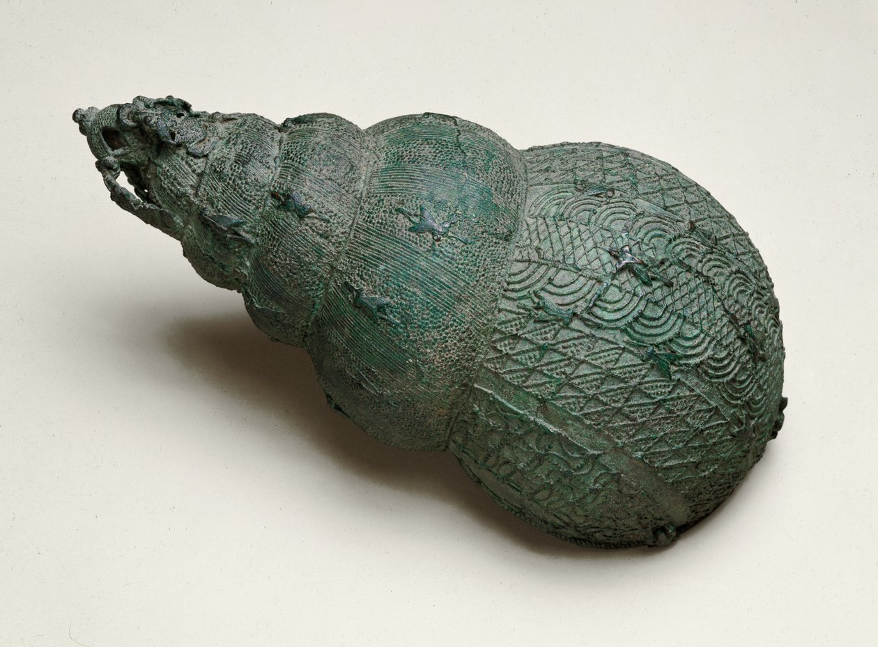 Kärl i form av en snäcka, Igbo-Ukwu, 800- 900-talet (blyad brons) av Nigerian