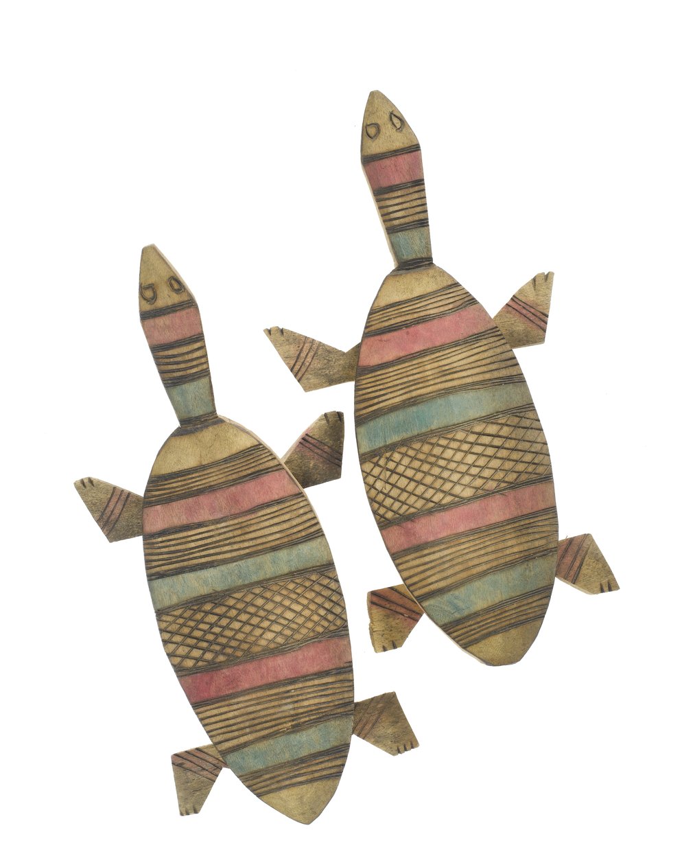 Snidade sköldpaddsfigurer i trä dekorerade med röda, gröna och svartmålade geometriska mönster, Hausa People, Kano, norra Nigeria (målat trä) av Nigerian Nigerian
