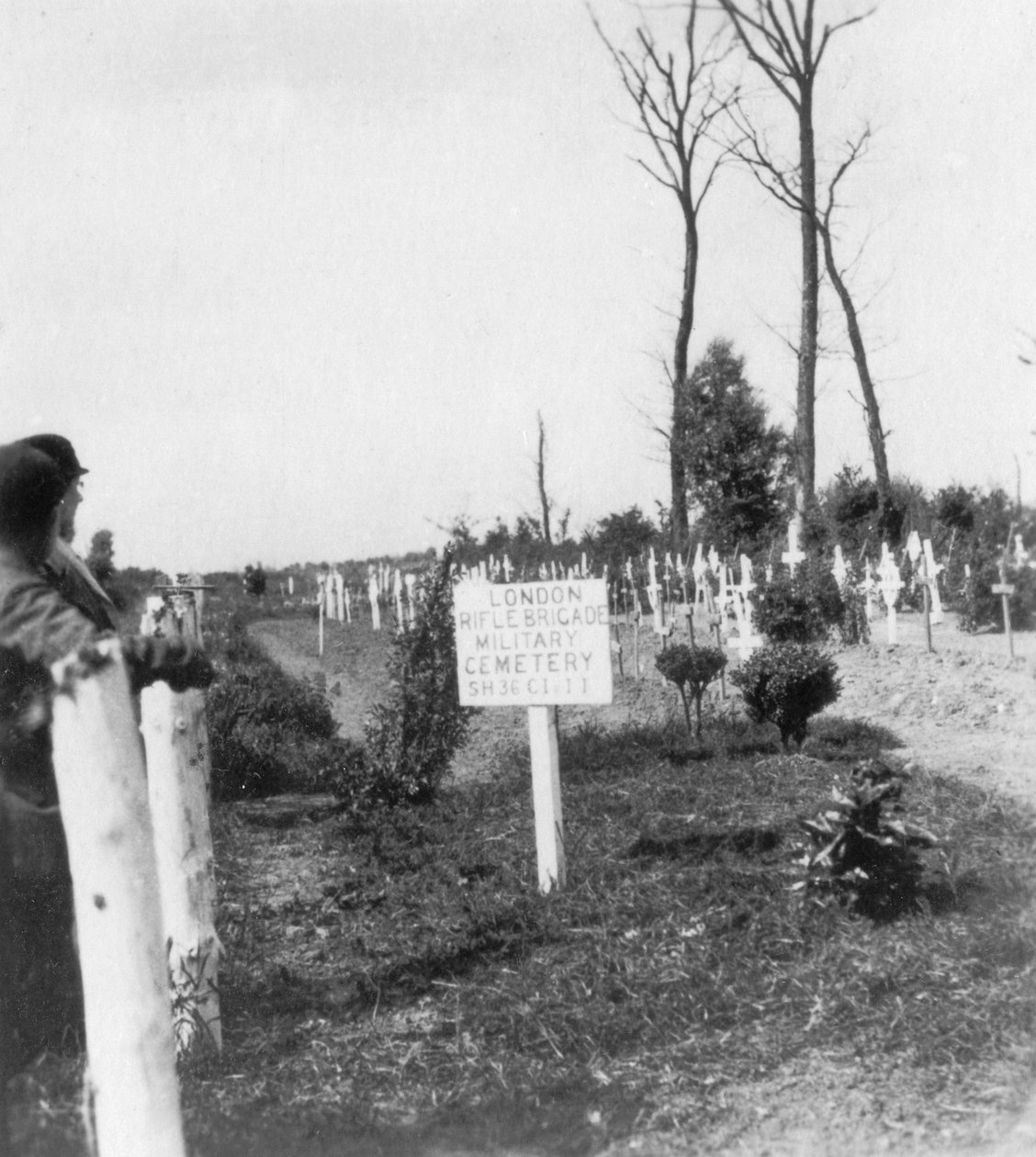 London Rifle Brigade Cemetery, Ploegsteert, Belgien, första världskriget, c1918 av Nightingale and Co