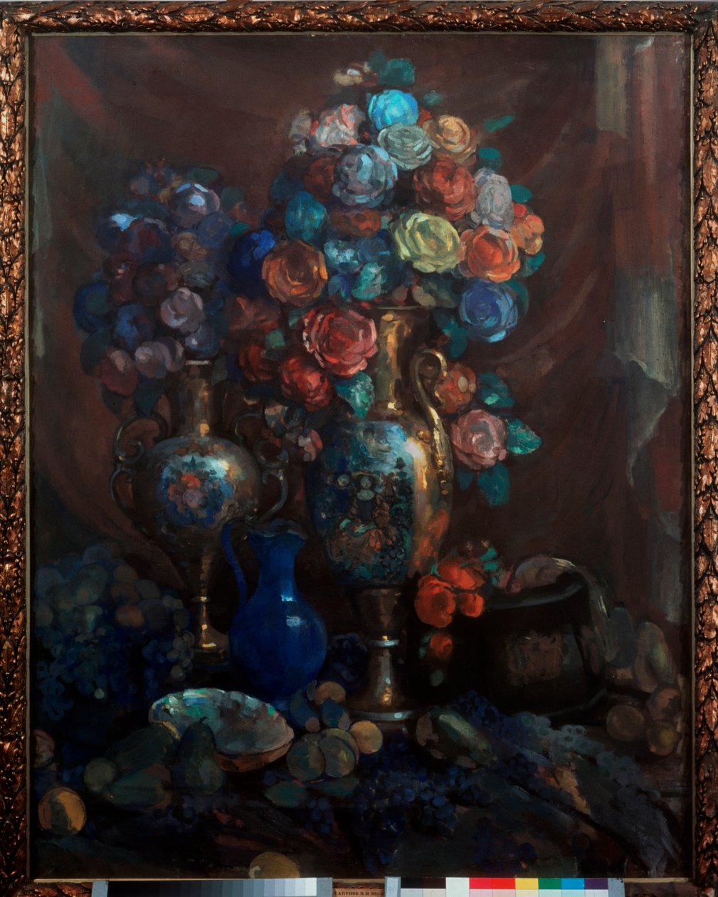 Nature morte (Vaser, fleurs et fruits) - Stilleben (Vaser, blommor och frukter) - Konstverk av Nikolai Nikolayevich Sapunov (Sapunov) (1880-1912), tempera på duk av Nikolaj Nikolaevic Sapunov
