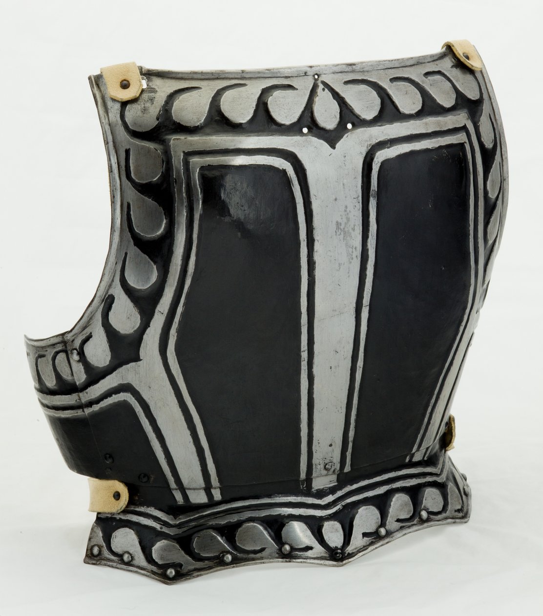 Bakplatta, c.1580 (målat stål med modernt läder) av North German School