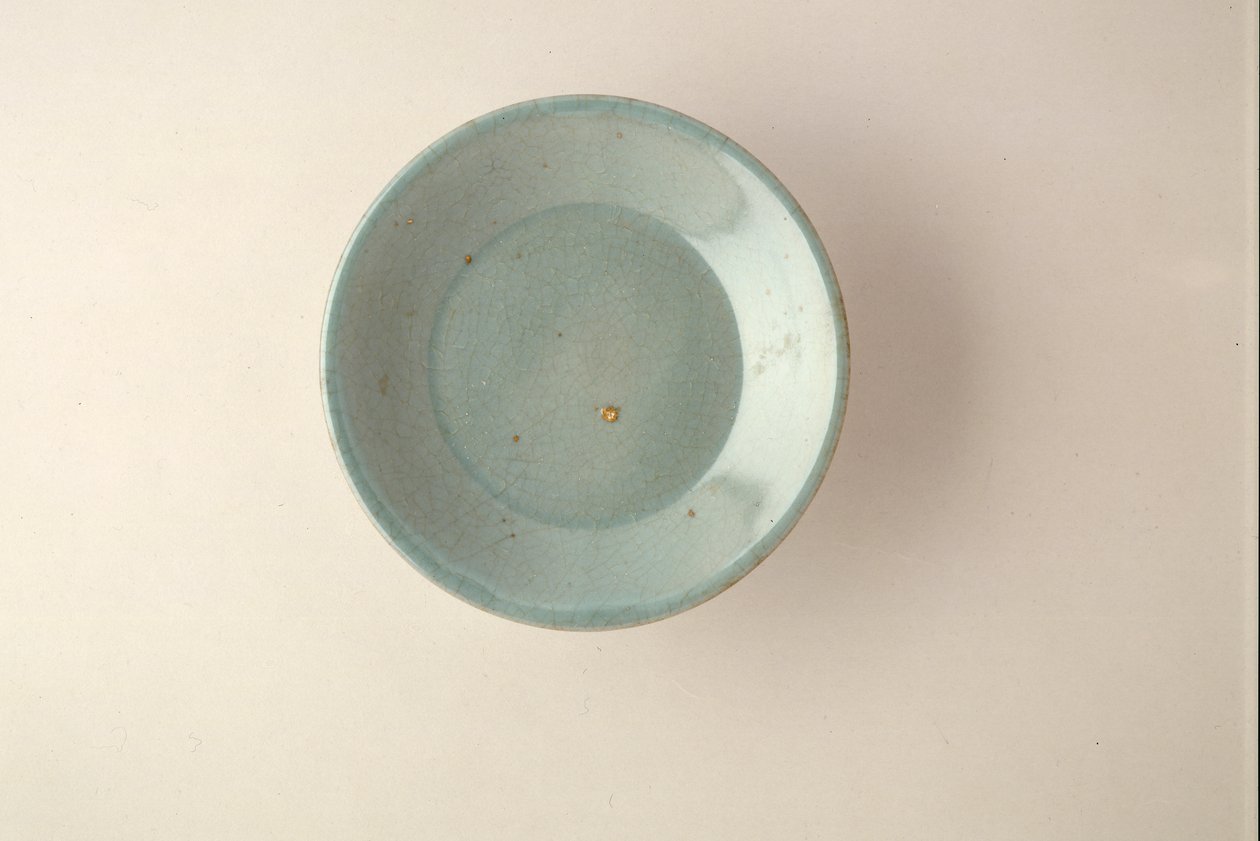 Sällsynt Ruyao grunt fat (keramik) (se även 466676) av Northern Song Dynasty Chinese School