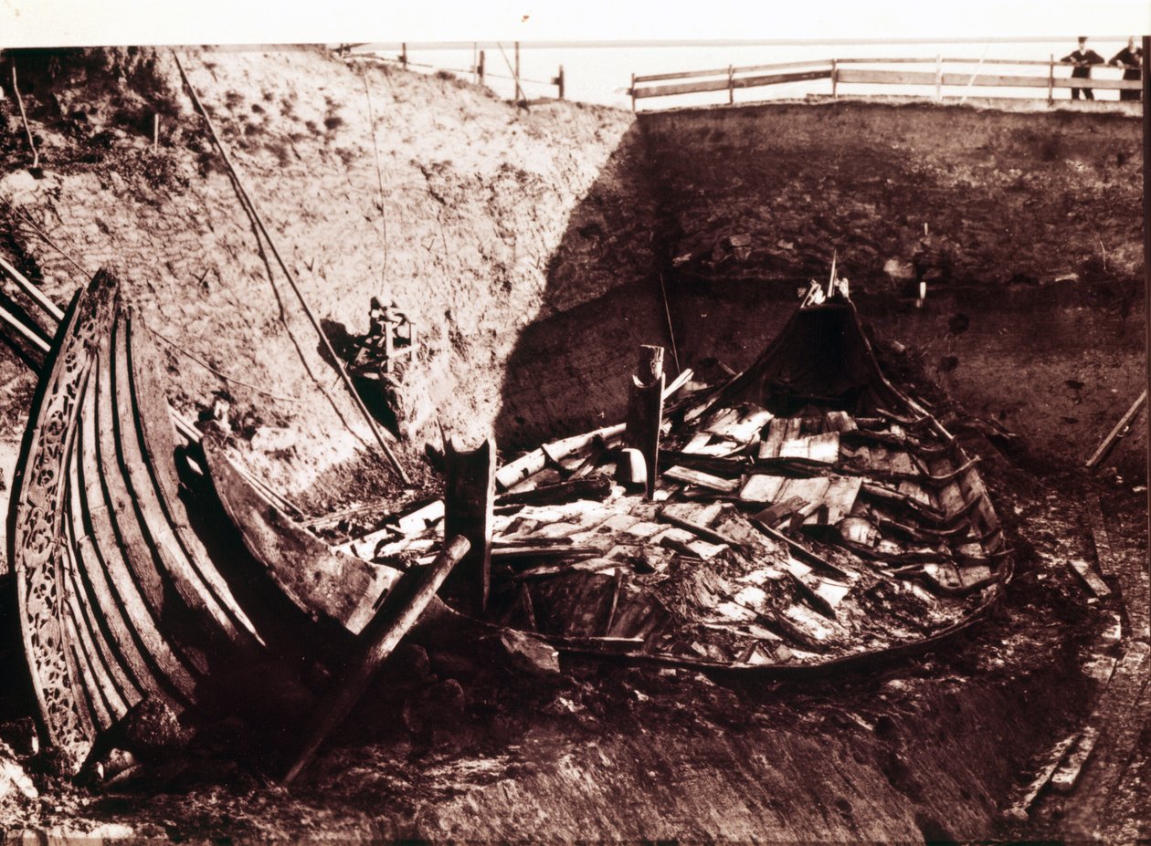 Utgrävning av Oseberg Viking långskepp 900-talet upptäckt i Norge, 1904 av Norwegian Photographer