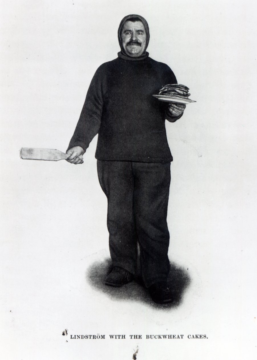 Lindström med bovetekakorna, från Sydpolen av Roald E. Amundsen, ca 1910-12 av Norwegian Photographer