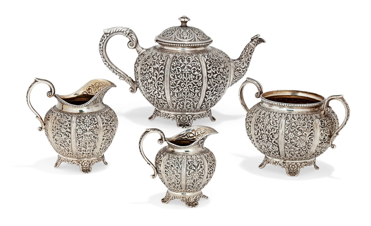 Repousse teservis i fyra delar, sent 1800-tal (silver) (se även 996381) av Oomersi Mawji
