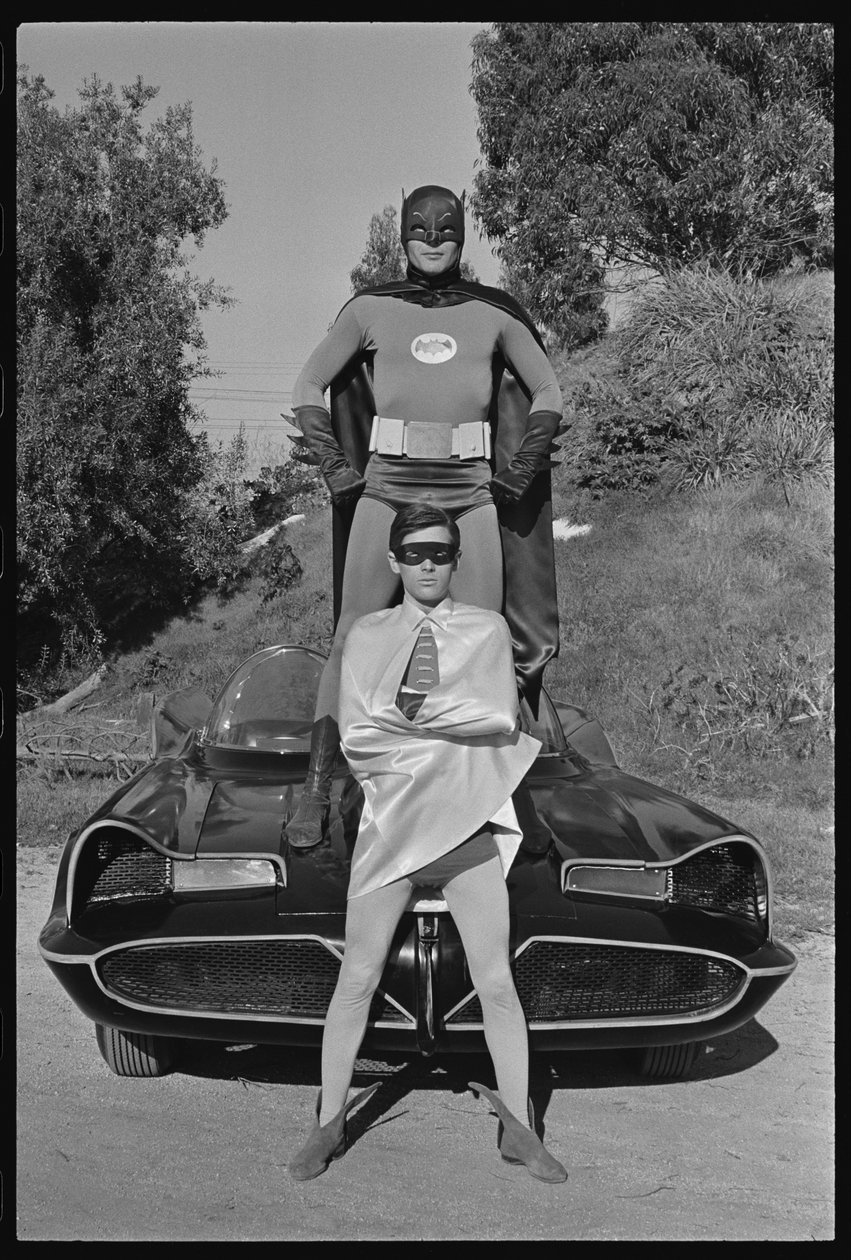 Batman och Robin och Batmobile på uppsättningen av "Batman" TV-serien av Orlando Suero