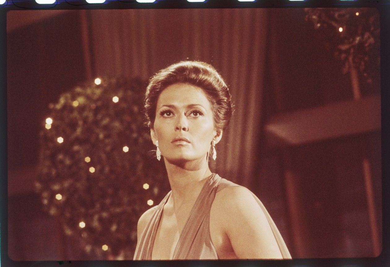 Faye Dunaway på uppsättningen av "The Towering Inferno" av Orlando Suero