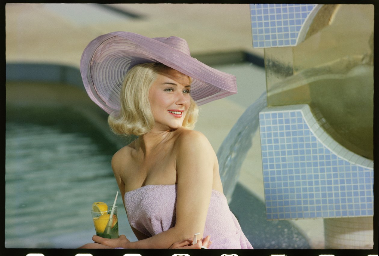 Hope Lange fotografering vid poolen av Orlando Suero