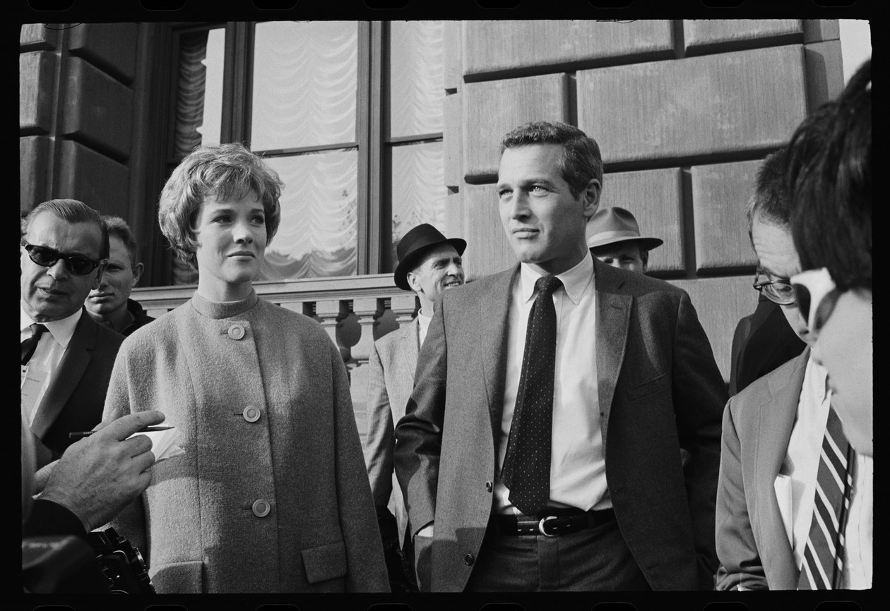 Julie Andrews och Paul Newman på uppsättningen av "Torn Curtain" av Orlando Suero