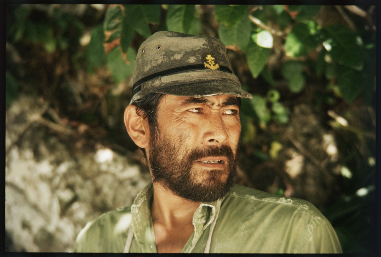 Toshiro Mifune på uppsättningen av "Hell in the Pacific" av Orlando Suero