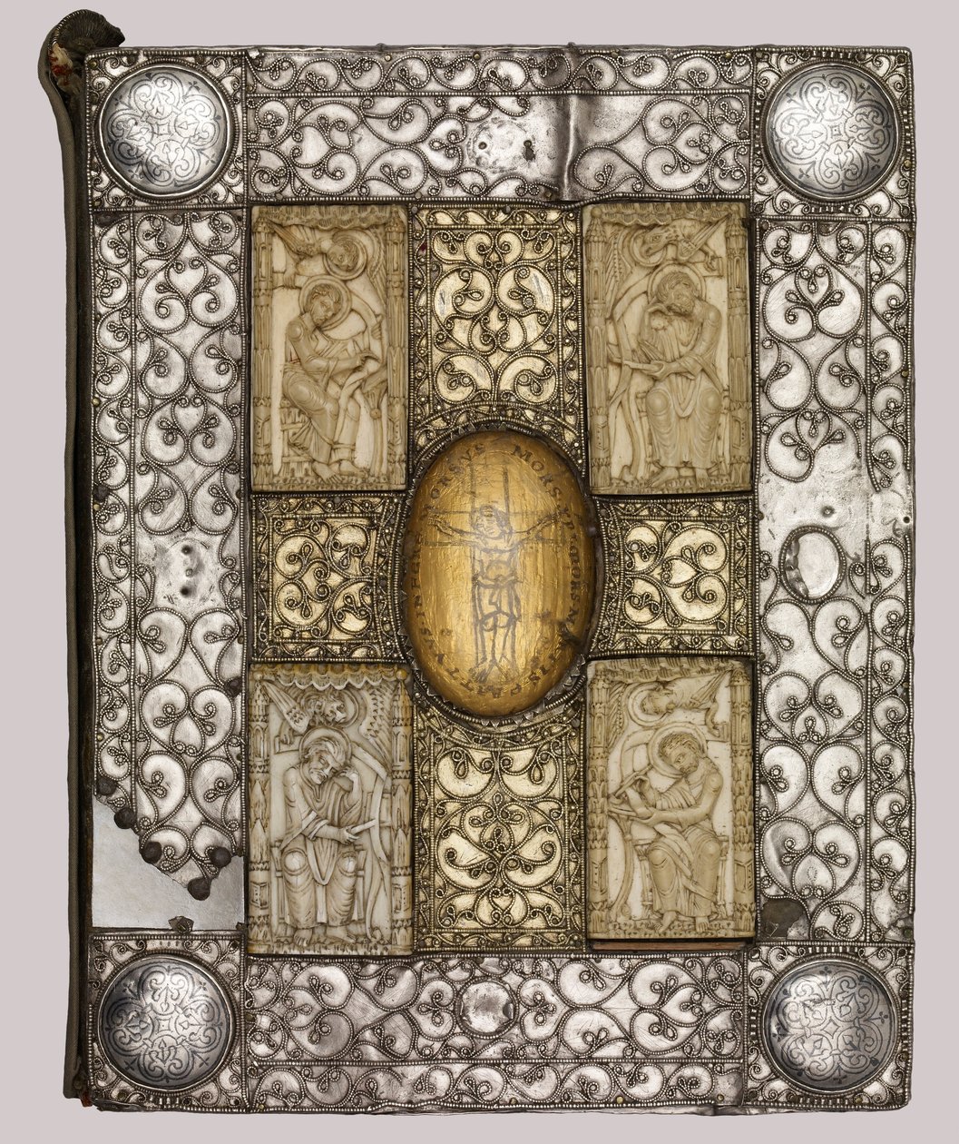 The Mondsee Gospels and Treasure Binding with the Evangelists and Crucifixion av Othlon of Regensburg
